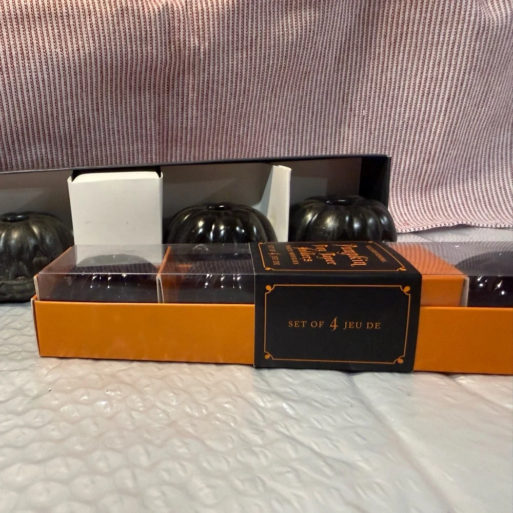 New Williams Sonoma Tiny Pumpkin Taper Holders, Shiny Black, S/4, 2011